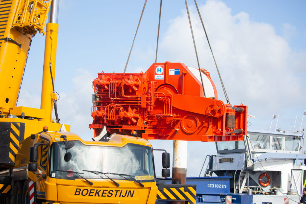 Mooring winches transport