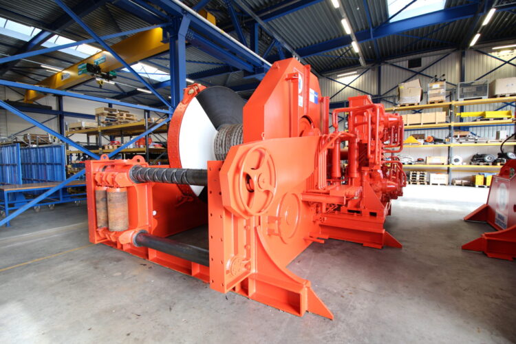 Mooring winches