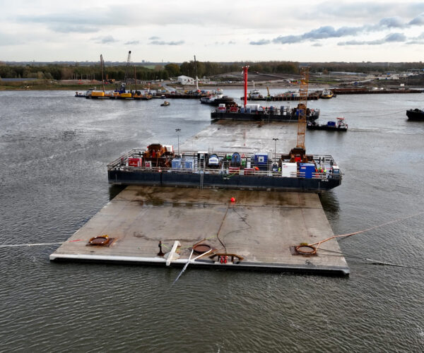 Afzinkoperatie Maasdeltatunnel Blankenburgverbinding - foto © Rijkswaterstaat