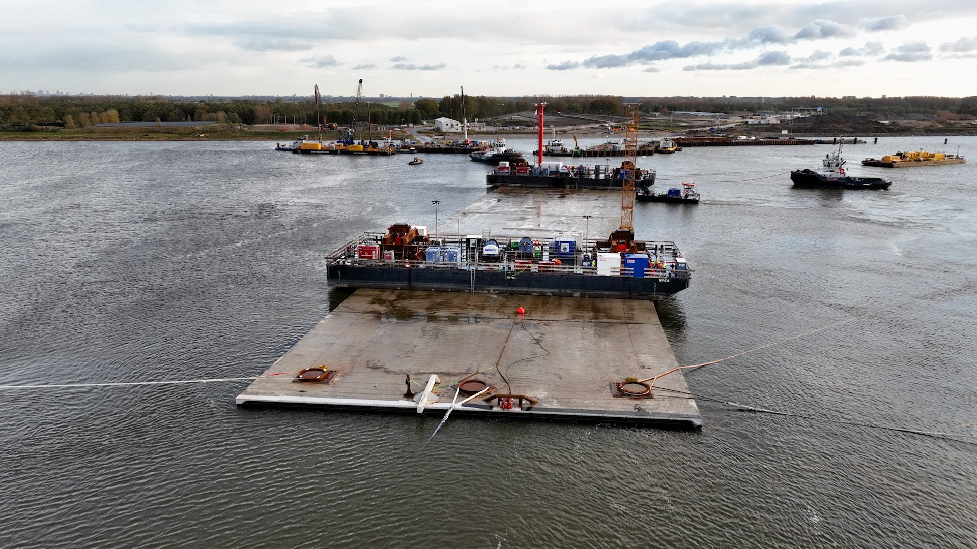 Afzinkoperatie Maasdeltatunnel Blankenburgverbinding - foto © Rijkswaterstaat