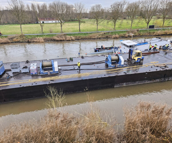 Barge salvage JOGO 4 Boven-Schelde Hydrauvision