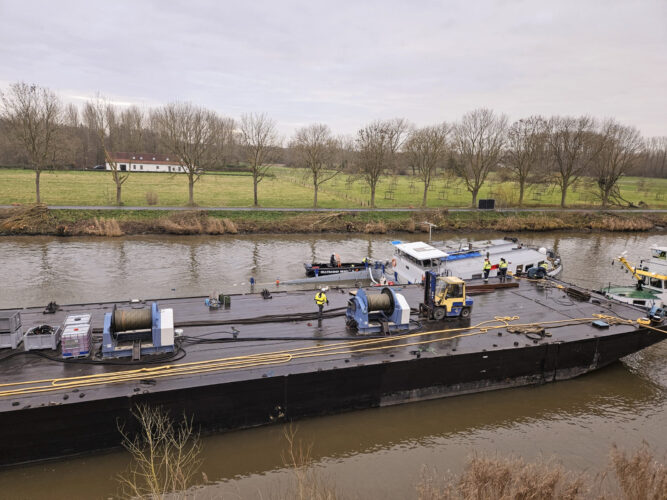 Barge salvage JOGO 4 Boven-Schelde Hydrauvision