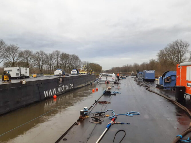 Barge salvage JOGO 4 Boven-Schelde Hydrauvision